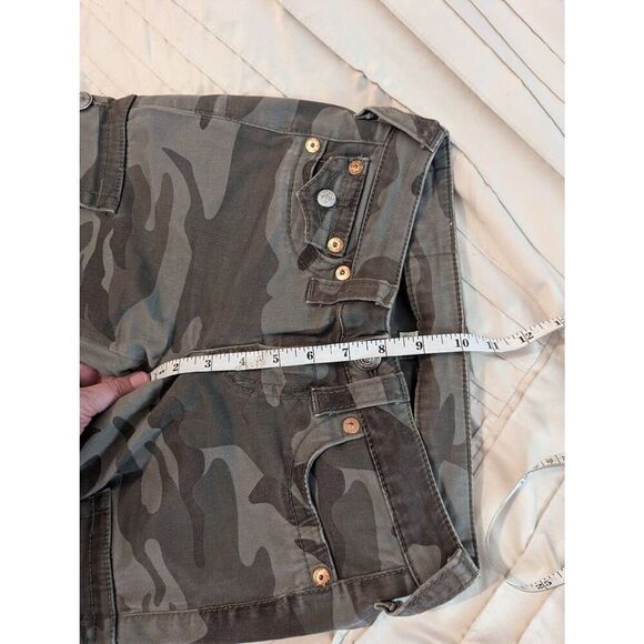 True Religion Women’s 24 Camo Utility Leggings Pants in Green Pockets - Picture 5 of 8